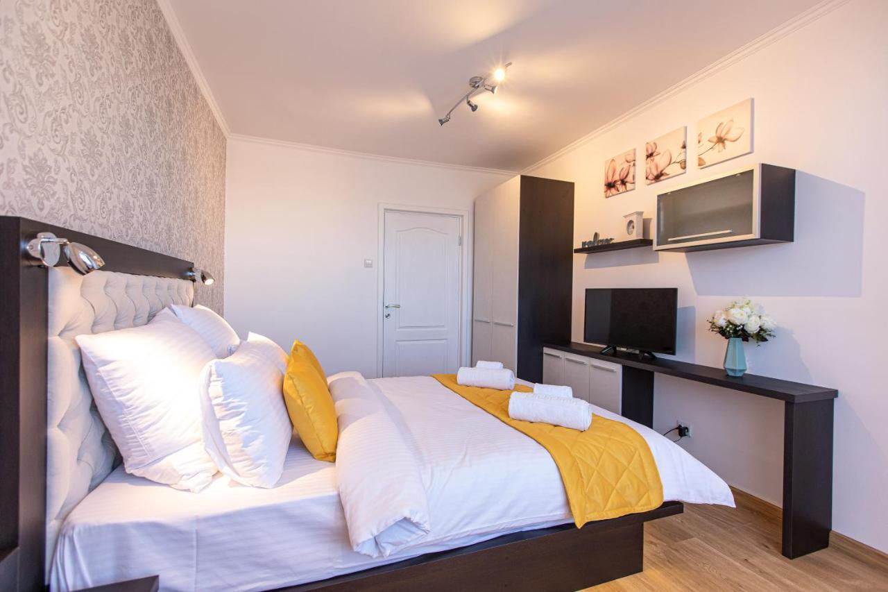 Onyx - Wonder Aparthotel Braşov Extérieur photo