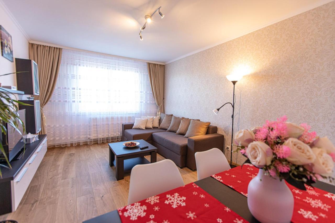Onyx - Wonder Aparthotel Braşov Extérieur photo
