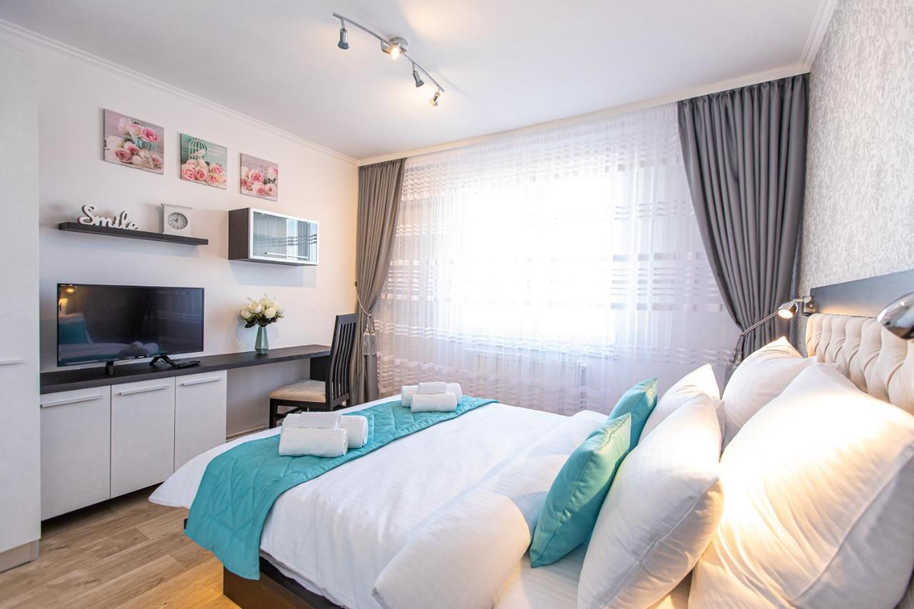 Onyx - Wonder Aparthotel Braşov Extérieur photo