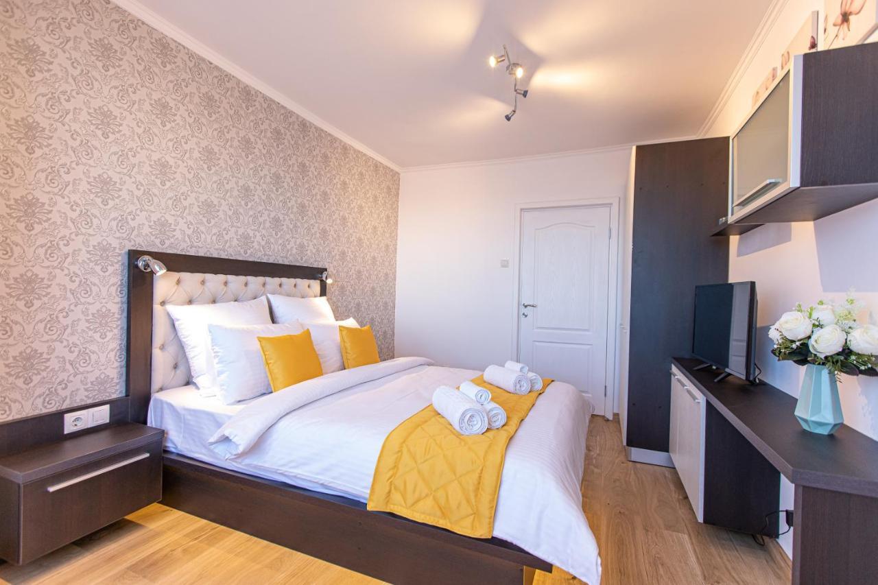 Onyx - Wonder Aparthotel Braşov Extérieur photo
