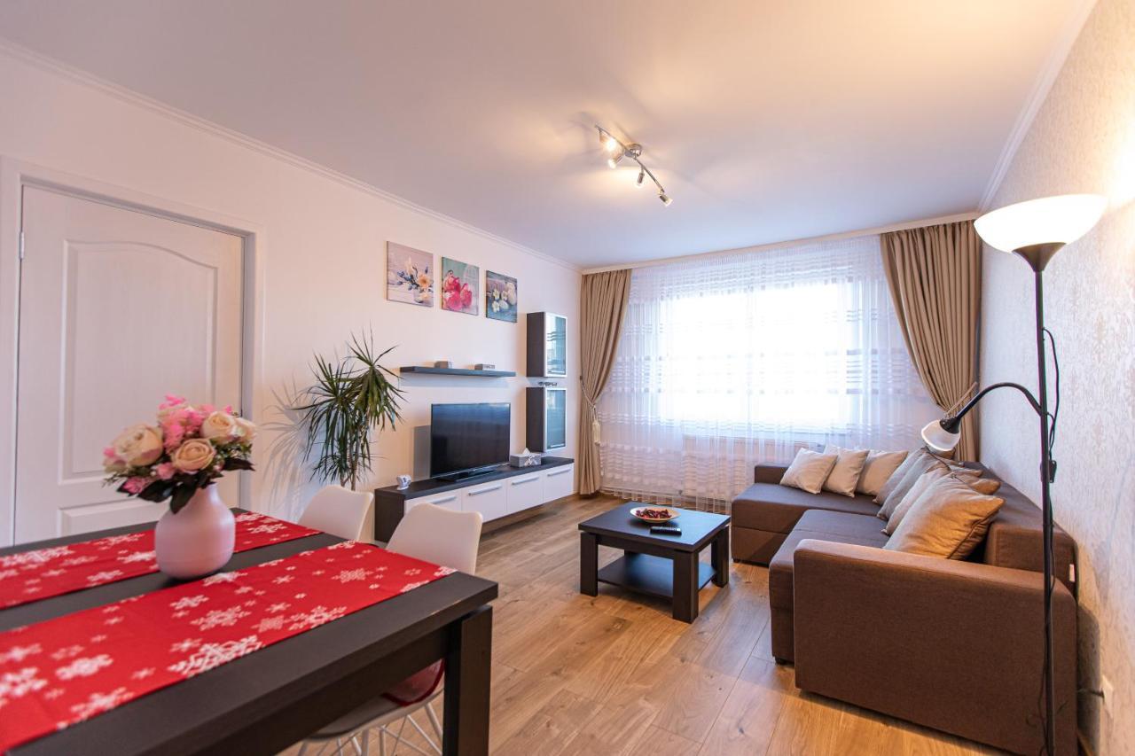 Onyx - Wonder Aparthotel Braşov Extérieur photo