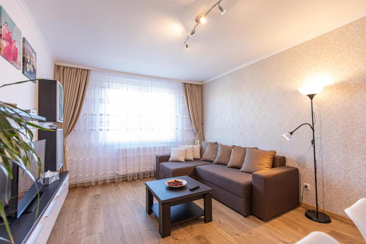 Onyx - Wonder Aparthotel Braşov Extérieur photo
