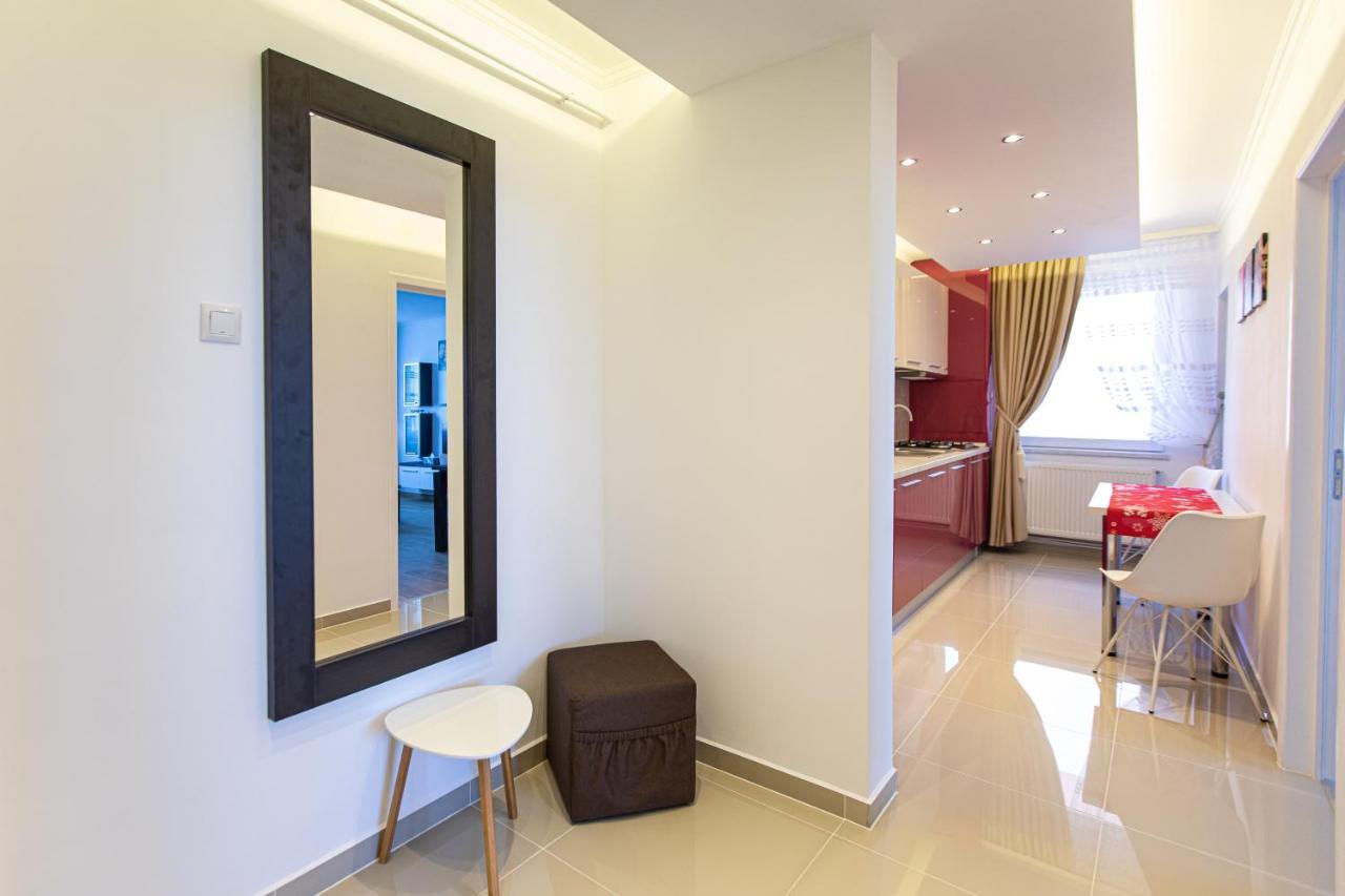 Onyx - Wonder Aparthotel Braşov Extérieur photo