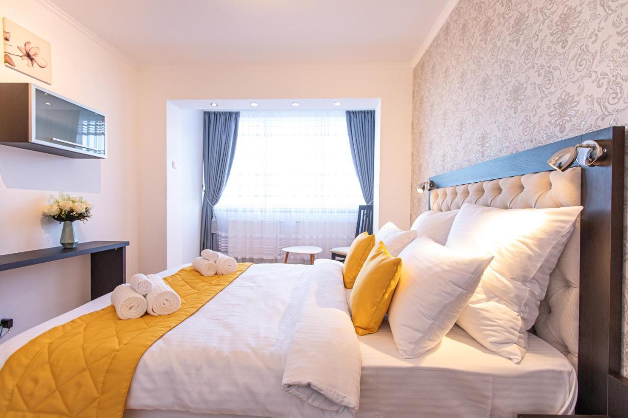Onyx - Wonder Aparthotel Braşov Extérieur photo